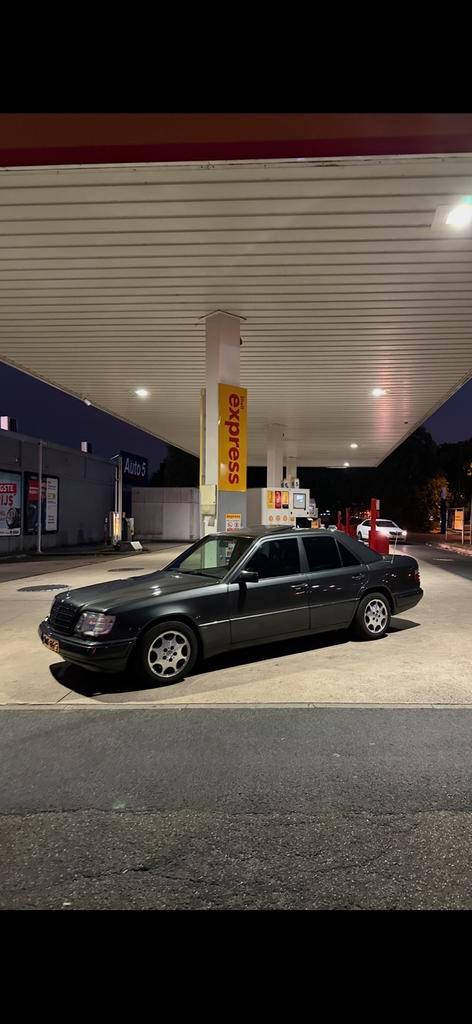Mercedes-Benz W124 E320 1995, Auto's, Mercedes-Benz, Particulier, E-Klasse, ABS, Airbags, Airconditioning, Bluetooth, Centrale vergrendeling