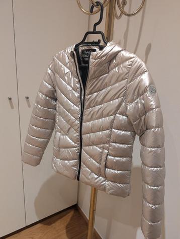 Winterjas 158 beschikbaar voor biedingen