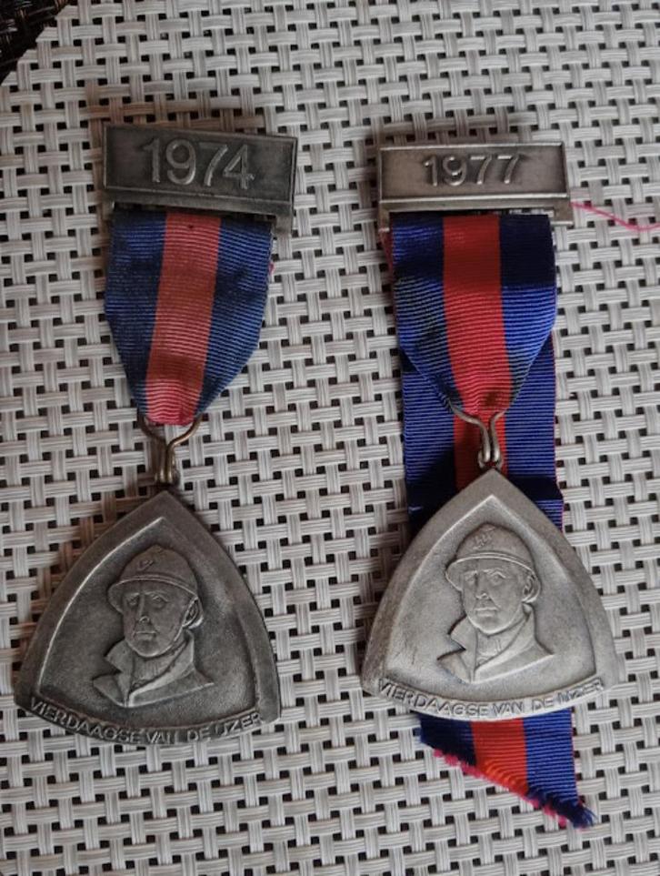 2 Wandelmedailles, Verzamelen, Militaria | Algemeen, Landmacht, Lintje, Medaille of Wings, Ophalen of Verzenden