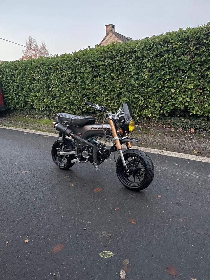 Dax skyteam 50cc, Fietsen en Brommers, Brommers | Tuning en Styling, Zo goed als nieuw, Ophalen