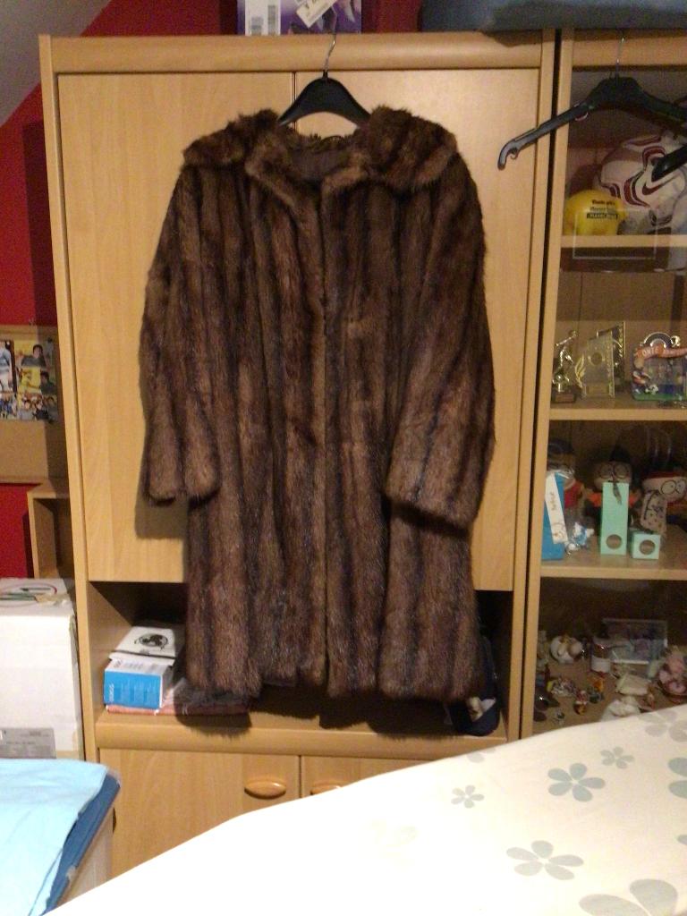 Prachtige nertsjas, Kleding | Dames, Ophalen, Zo goed als nieuw, Maat 46/48 (XL) of groter, Bruin