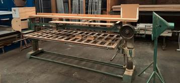 Lange bandschuurmachine beschikbaar voor biedingen