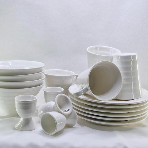Royal Boch Ontbijtset 4 personen, Huis en Inrichting, Keuken | Servies, Zo goed als nieuw, Compleet servies, Effen, Ophalen of Verzenden