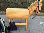 Houten paard + toebehoren, Ophalen, Zo goed als nieuw