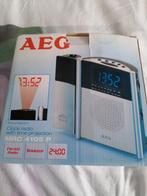 Wekkerradio met projectie merk AEG, Ophalen of Verzenden, Zo goed als nieuw
