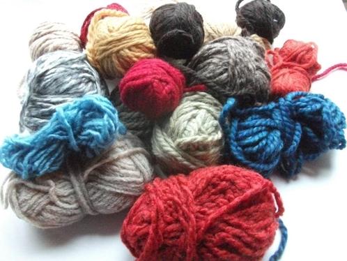 Lotje breiwol - verschillende kleuren - dikkere draad - wol, Hobby en Vrije tijd, Breien en Haken, Zo goed als nieuw, Breien of Haken