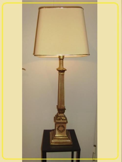 ANTIEK Model : Tafellamp in metaal >>BLADGOUD-BEIGE PATINA<<, Antiquités & Art, Antiquités | Éclairage, Enlèvement