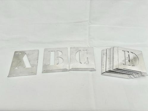 Vintage metalen lettersjablonen, Hobby en Vrije tijd, Tekenen, Nieuw, Overige typen, Ophalen