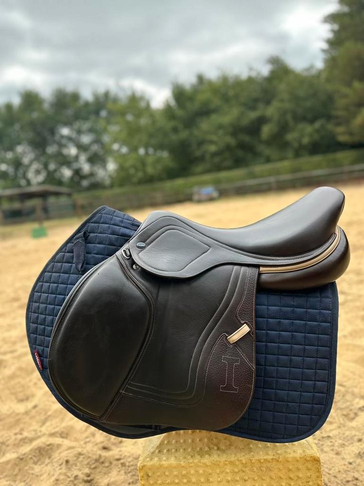 Ikonic springzadel, Dieren en Toebehoren, Paarden en Pony's | Zadels, Zo goed als nieuw, Ophalen
