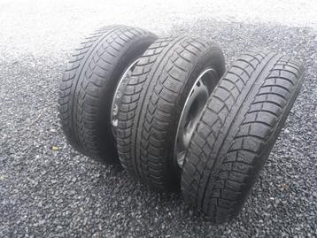 3 PNEUS HIVER + 4 JANTE ACIER VOITURE PEUGEOT - CITROEN   beschikbaar voor biedingen