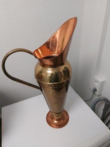 A VENDRE CRUCHE DE LAIT  / EAU  VINTAGE  ... OCCASION  beschikbaar voor biedingen