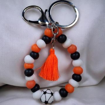 Sleutelhanger EK - WK voetbal oranje wit zwart beschikbaar voor biedingen
