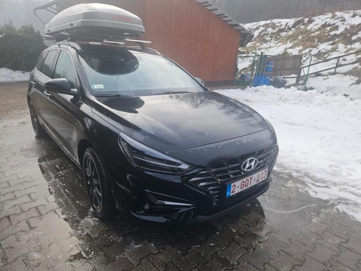 Camion combiné Hyundai i30, Autos, Hyundai, i30, Barres de toit, Jantes en alliage léger, Enlèvement