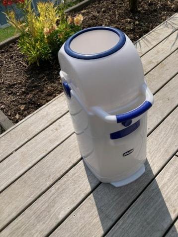 Poubelle à langes anti-odeurs beschikbaar voor biedingen