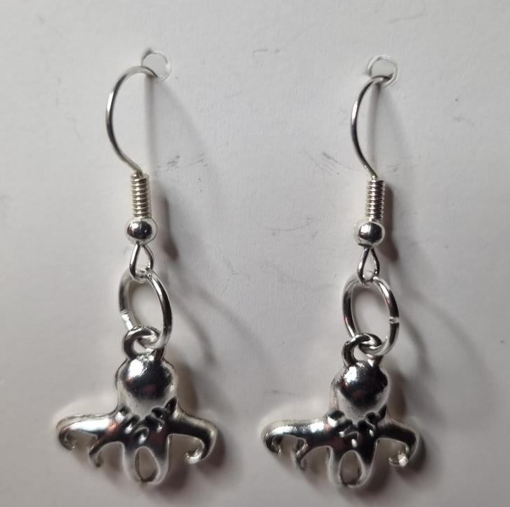 Oorbellen „Little Silver Octopus”, Handtassen en Accessoires, Oorbellen, Nieuw, Hangers, Zilver, Zilver, Ophalen of Verzenden