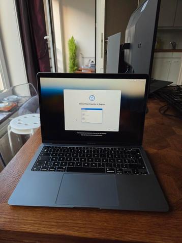 MacBook Air M1 2020 - 256gb 8gb ram  beschikbaar voor biedingen