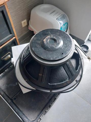 Rcf woofer werkend  beschikbaar voor biedingen