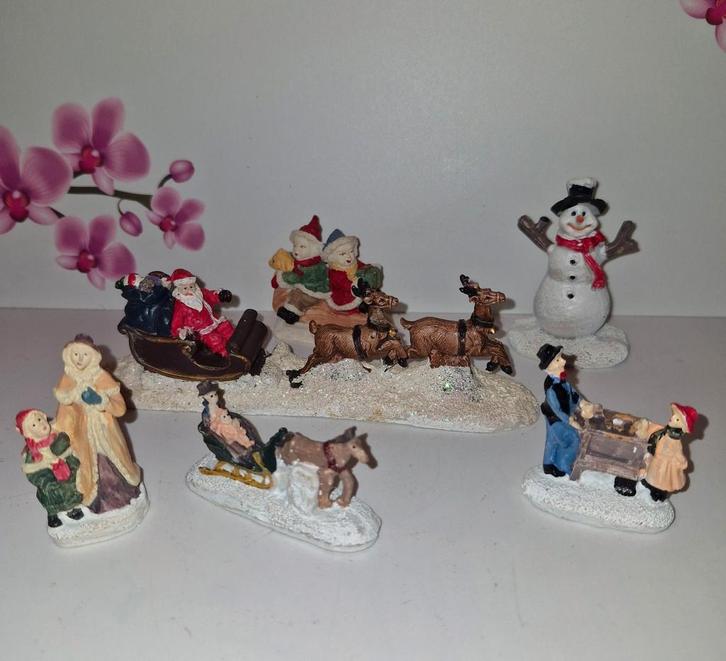 🎄 Kerstdorp figuren, Verzamelen, Poppenhuizen en Toebehoren, Decoratie, Ophalen of Verzenden