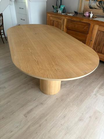Table à manger Juntoo quasi neuve  beschikbaar voor biedingen