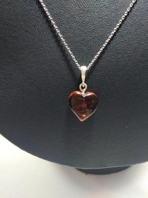 Baltisch amber hartje en zilveren ketting, Handtassen en Accessoires, Kettingen, Nieuw, Zilver, Zilver, Met edelsteen, Met hanger