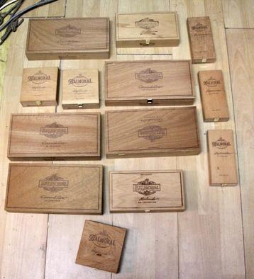 Houten sigaren kistjes  30 tal stuks  vanaf 1 euro  beschikbaar voor biedingen