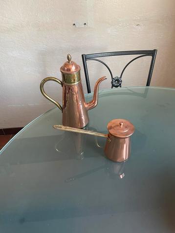 Koperen thee of koffiekan + water kan beschikbaar voor biedingen
