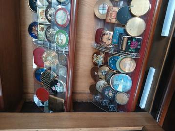 Lot poederdozen beschikbaar voor biedingen