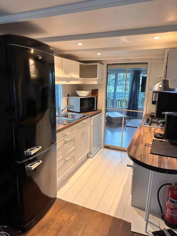 NOUVEAU ! CUISINE vintage blanche, Maison & Meubles, Cuisine | Cuisines complètes, Utilisé, Autres types, Blanc, Bois, Enlèvement