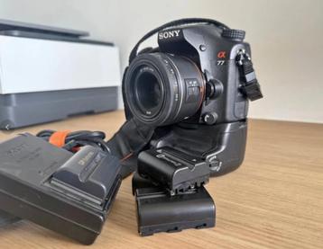 Sony SLT-A77V body + VG-C77AM grip + lens, lader, ... beschikbaar voor biedingen