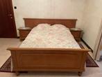 Houten bed met lattenbodem en bijpassende nachtkastjes, Huis en Inrichting, Ophalen, Zo goed als nieuw