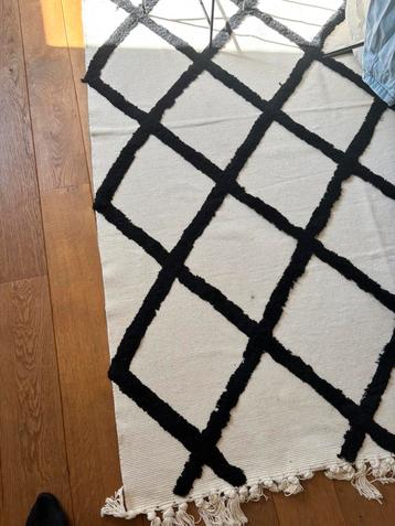 Tapis 150*200 beschikbaar voor biedingen