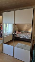 GRATIS - Kledingkast met schijfdeuren en spiegel, Huis en Inrichting, Ophalen, Metaal, 200 cm of meer, 150 tot 200 cm