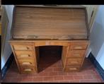 Antieken bureau met rolluik, Ophalen