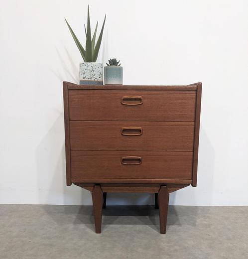 Scandinavisch vintage dressoir, Huis en Inrichting, Kasten | Ladekasten, Teakhout, Ophalen