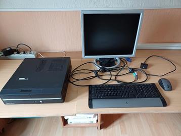 Desktop en Printer beschikbaar voor biedingen