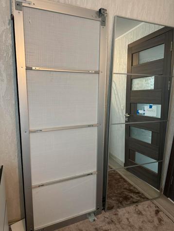 Kast deuren beschikbaar voor biedingen