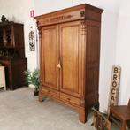 Hoge Antieke Mechelse kleerkast in zware eik H 214 B 143, Antiek en Kunst, Ophalen