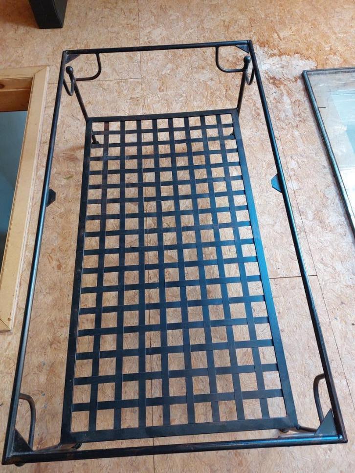 Tafel in de woonkamer, Huis en Inrichting, Tafels | Salontafels, Zo goed als nieuw, Minder dan 50 cm, 50 tot 100 cm, 100 tot 150 cm