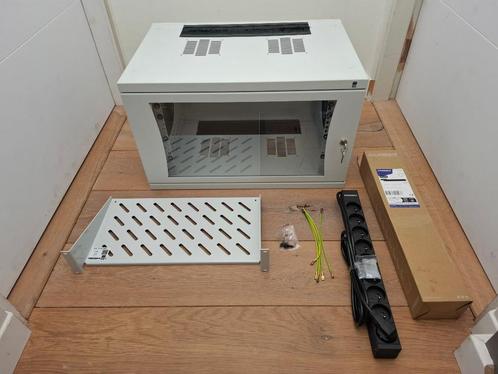Patchkast 19 Inch - Rittal FlatBox 7507.000 - 6HE - NIEUW, Computers en Software, Serverkasten, Nieuw, Glas, Plaatstaal, Verzenden