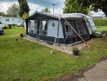 Zeer nette Kip 50 tdb met grote Isabella Forum tent beschikbaar voor biedingen