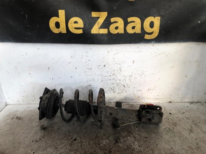 Schokdemperpoot rechts-voor van een Renault Clio, Auto-onderdelen, Ophanging en Onderstel, Renault, Gebruikt, 3 maanden garantie