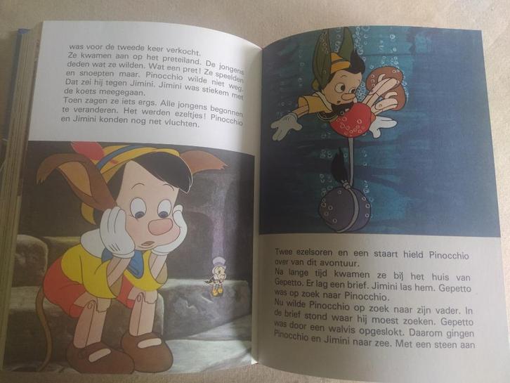 boek: Walt Disney's bonte sprookjesschat+ Belle en het Beest, Boeken, Kinderboeken | Jeugd | onder 10 jaar, Zo goed als nieuw
