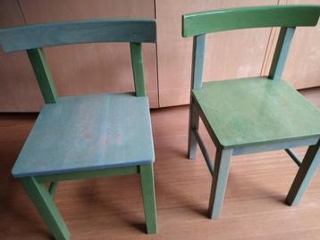 2 stevige Ikea kinderstoeltjes beschikbaar voor biedingen