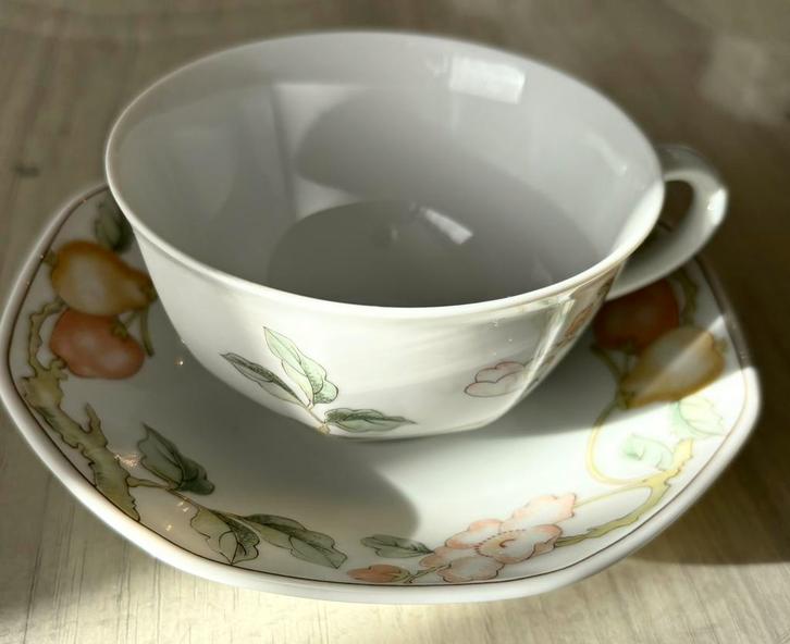 Tasse à thé avec soucoupe  "Fruit Garden" Villeroy & Boch, Verzamelen, Porselein, Kristal en Bestek, Zo goed als nieuw, Porselein