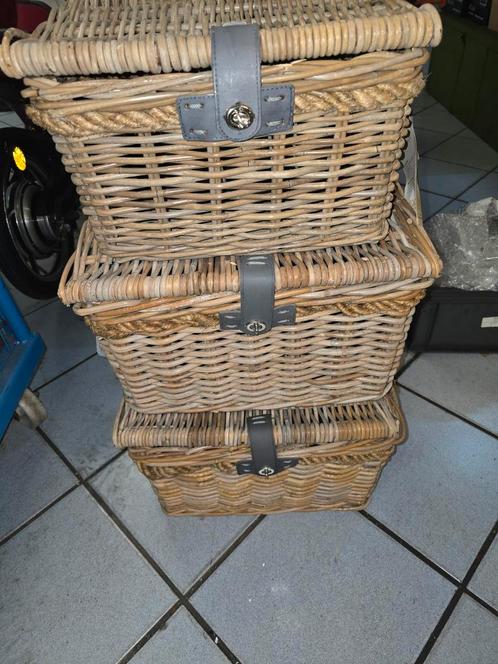 Rotan mand met deksel Large 45 liter., Fietsen en Brommers, Fietsaccessoires | Fietsmanden, Nieuw, Fietsmand, Ophalen of Verzenden