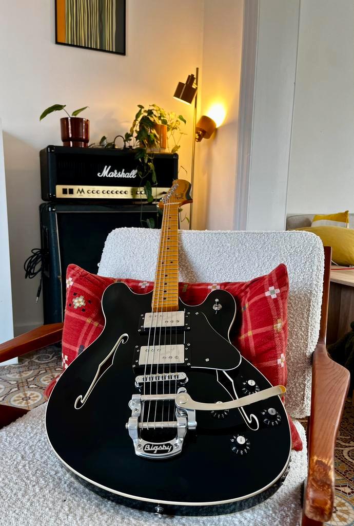 Fender Starcaster met Bigsby, Muziek en Instrumenten, Snaarinstrumenten | Gitaren | Elektrisch, Zo goed als nieuw, Fender, Ophalen of Verzenden