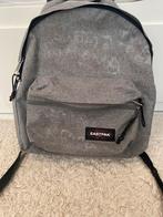 Grijze rugzak Eastpak, Ophalen, Gebruikt, Minder dan 30 cm, Minder dan 25 cm