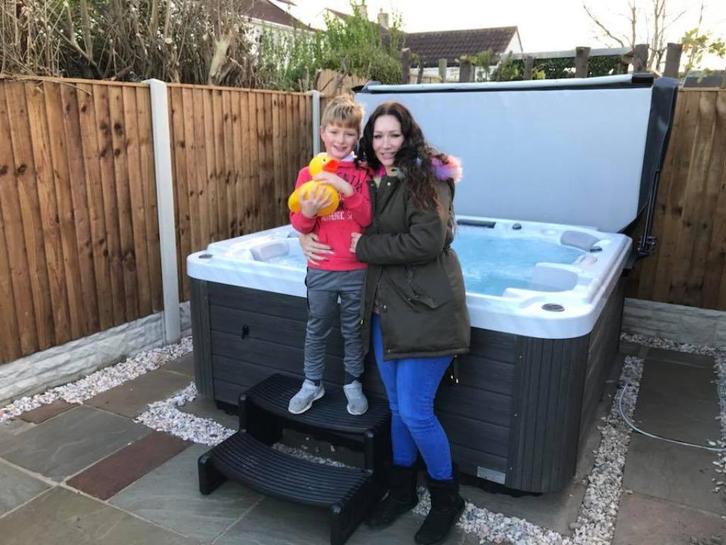 Magasin jacuzzi livraison Cover Escalier Produits offert, Tuin en Terras, Vijvers, Nieuw, Ophalen