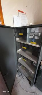 ups batterij kast, Computers en Software, Noodvoedingen (UPS), Ophalen, Zo goed als nieuw
