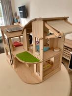 PlanToys Houten poppenhuis met meubels, Ophalen, Zo goed als nieuw, Poppenhuis
